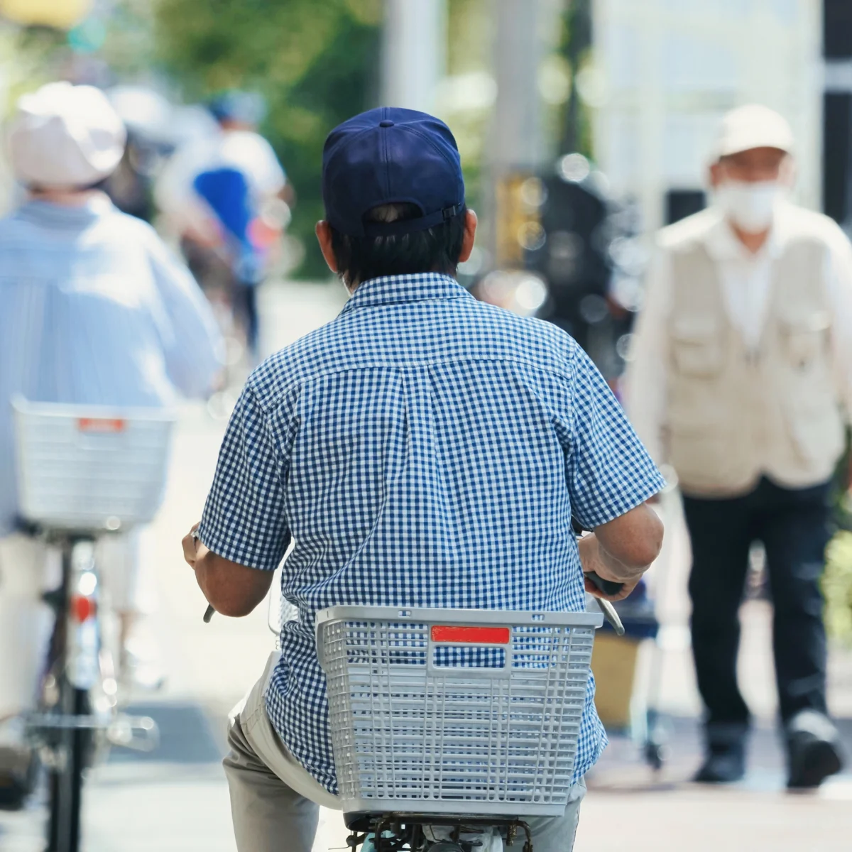 車・自転車・歩行者の共存 イメージ画像